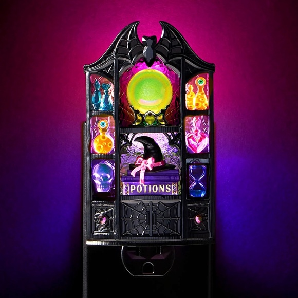 WITCHY CABINET Wallflowers Scent Control Nightlight Plug - Picture 1 of 6